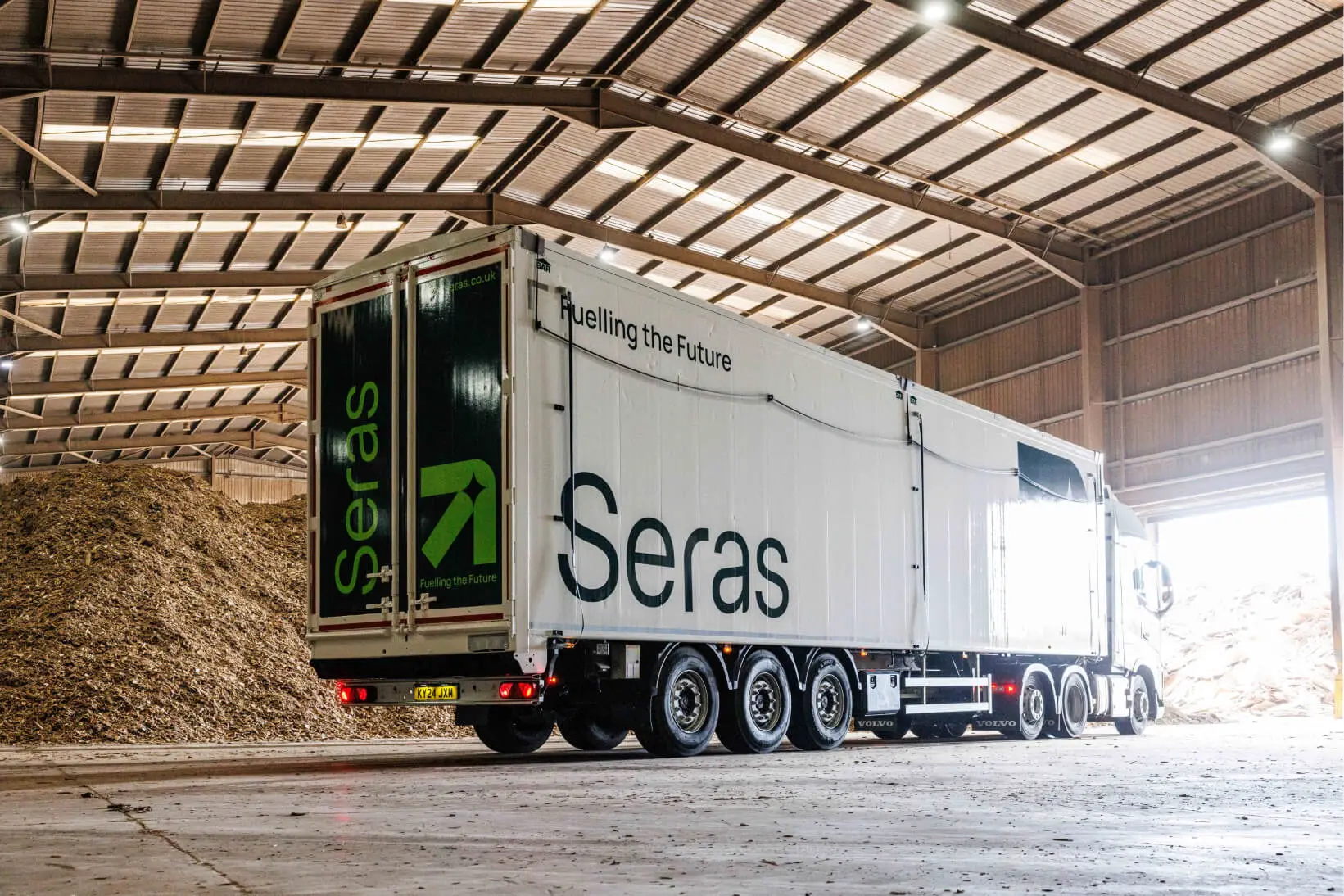 Rear photo of Seras branded HGV truck